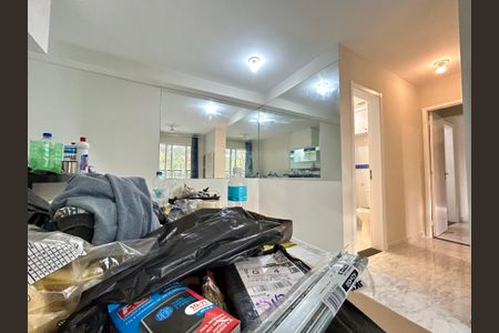 Sala de apartamento à venda com 3 quartos, 58m² em Jardim Cocaia, Guarulhos