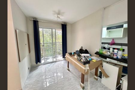 Sala de apartamento à venda com 3 quartos, 58m² em Jardim Cocaia, Guarulhos