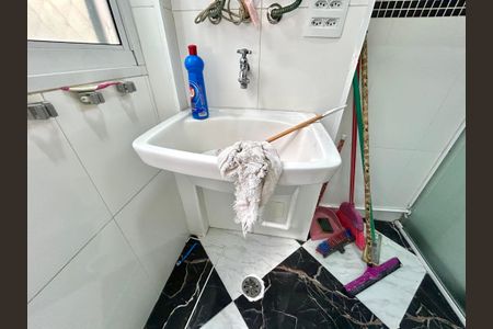 Apartamento à venda com 58m², 3 quartos e 1 vagaÁrea de Serviço
