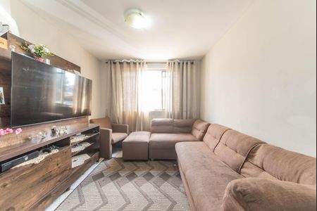 Sala de apartamento para alugar com 2 quartos, 75m² em Capão Redondo, São Paulo