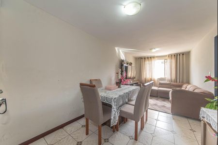 Sala de apartamento para alugar com 2 quartos, 75m² em Capão Redondo, São Paulo