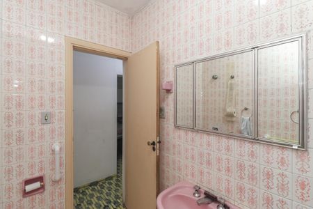 Casa para alugar com 90m², 2 quartos e 1 vaga Casa para alugar com 90m², 2 quartos e 1 vagaBanheiro