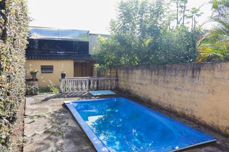 Casa à venda com 157m², 5 quartos e 2 vagasPiscina