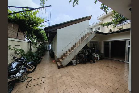 Casa para alugar com 265m², 3 quartos e 3 vagas Casa para alugar com 265m², 3 quartos e 3 vagasÁrea externa