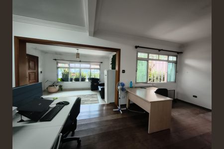 Casa para alugar com 265m², 3 quartos e 3 vagas Casa para alugar com 265m², 3 quartos e 3 vagasSala