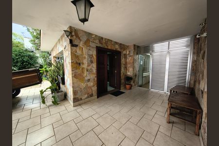 Casa para alugar com 265m², 3 quartos e 3 vagas Casa para alugar com 265m², 3 quartos e 3 vagasHall de Entrada