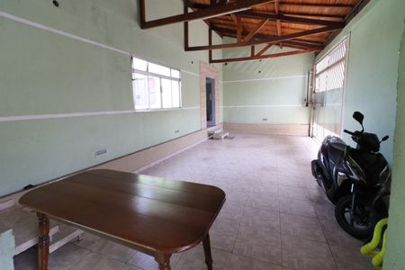 Casa à venda com 215m², 3 quartos e 2 vagasGaragem