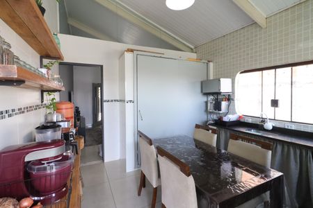 Casa à venda com 215m², 3 quartos e 2 vagasCozinha