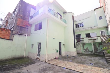 Casa à venda com 215m², 3 quartos e 2 vagasQuintal