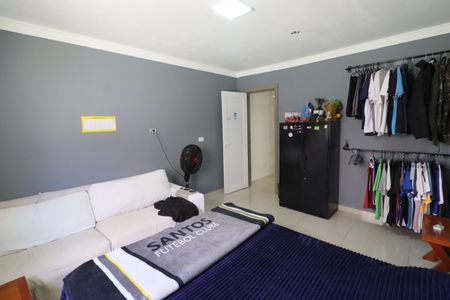 Casa à venda com 215m², 3 quartos e 2 vagasQuarto 3