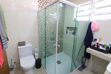 Casa à venda com 215m², 3 quartos e 2 vagasBanheiro