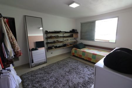 Casa à venda com 215m², 3 quartos e 2 vagasQuarto 2