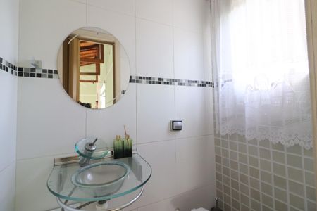 Casa à venda com 215m², 3 quartos e 2 vagasLavabo