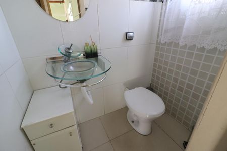 Casa à venda com 215m², 3 quartos e 2 vagasLavabo