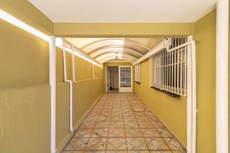 Casa para alugar com 400m², 2 quartos e 4 vagasEntrada