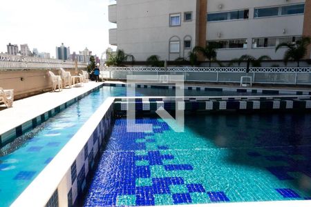 Apartamento para alugar com 158m², 3 quartos e 3 vagas Apartamento para alugar com 158m², 3 quartos e 3 vagasÁrea comum - Piscina