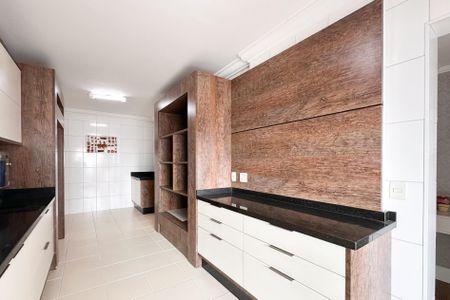 Apartamento para alugar com 158m², 3 quartos e 3 vagas Apartamento para alugar com 158m², 3 quartos e 3 vagasCozinha