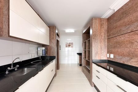 Apartamento para alugar com 158m², 3 quartos e 3 vagas Apartamento para alugar com 158m², 3 quartos e 3 vagasCozinha