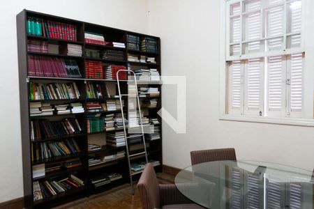 Apartamento para alugar com 158m², 3 quartos e 3 vagas Apartamento para alugar com 158m², 3 quartos e 3 vagasÁrea comum - Biblioteca