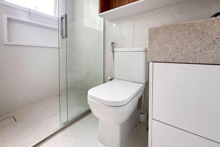 Apartamento para alugar com 158m², 3 quartos e 3 vagas Apartamento para alugar com 158m², 3 quartos e 3 vagasBanheiro da Suíte 1