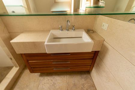 Apartamento para alugar com 112m², 1 quarto e 2 vagas Apartamento para alugar com 112m², 1 quarto e 2 vagasBanheiro da Suite