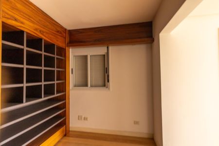 Apartamento para alugar com 112m², 1 quarto e 2 vagas Apartamento para alugar com 112m², 1 quarto e 2 vagasCloset da suíte