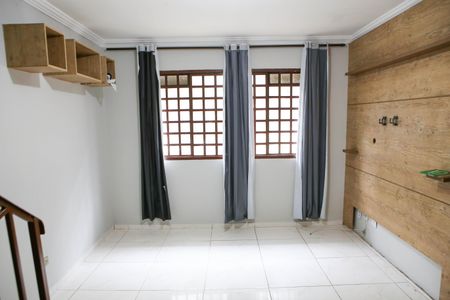 Sala de casa à venda com 2 quartos, 180m² em Butantã, São Paulo