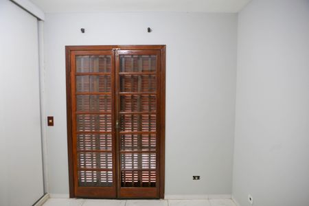 Quarto 1 de casa à venda com 2 quartos, 180m² em Butantã, São Paulo