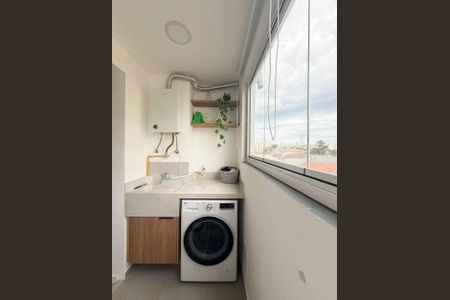 Apartamento à venda com 43m², 2 quartos e sem vaga Apartamento à venda com 43m², 2 quartos e sem vagaÁrea de serviço