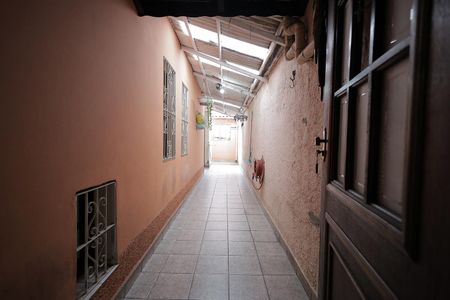 Casa à venda com 173m², 3 quartos e 2 vagasCorredor Lateral