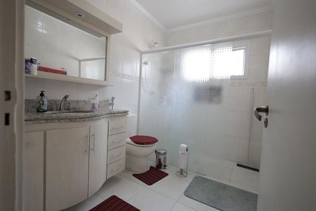Casa à venda com 173m², 3 quartos e 2 vagasBanheiro 