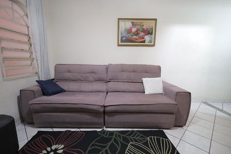 Casa à venda com 173m², 3 quartos e 2 vagasSala