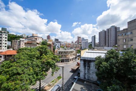 Apartamento à venda com 259m², 3 quartos e 2 vagas Apartamento à venda com 259m², 3 quartos e 2 vagasVISTA