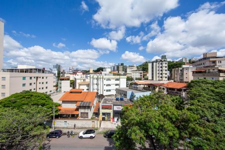 Apartamento à venda com 259m², 3 quartos e 2 vagas Apartamento à venda com 259m², 3 quartos e 2 vagasVISTA