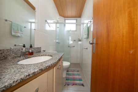 Apartamento à venda com 259m², 3 quartos e 2 vagas Apartamento à venda com 259m², 3 quartos e 2 vagasBANHEIRO3