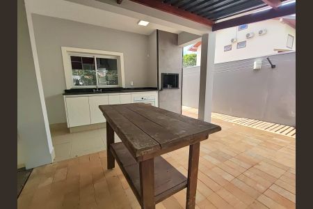 Casa de condomínio para alugar com 282m², 5 quartos e 2 vagas Casa de condomínio para alugar com 282m², 5 quartos e 2 vagasÁrea externa