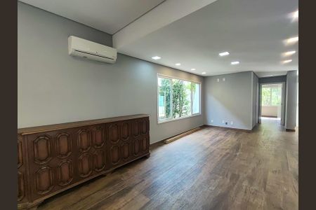 Casa de condomínio para alugar com 282m², 5 quartos e 2 vagas Casa de condomínio para alugar com 282m², 5 quartos e 2 vagasSala