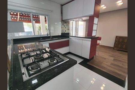 Casa de condomínio para alugar com 282m², 5 quartos e 2 vagasCozinha