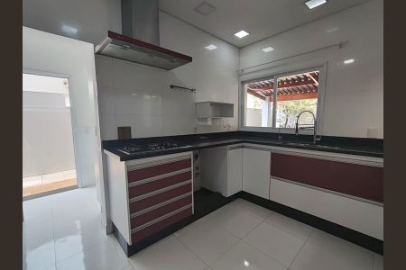 Casa de condomínio para alugar com 282m², 5 quartos e 2 vagasCozinha