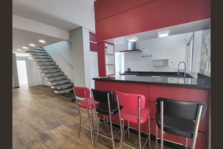 Casa de condomínio para alugar com 282m², 5 quartos e 2 vagasSala