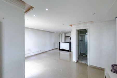 Apartamento à venda com 66m², 2 quartos e 1 vagaSala