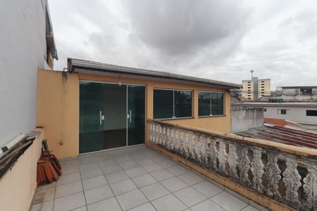 Casa para alugar com 80m², 2 quartos e 1 vaga Casa para alugar com 80m², 2 quartos e 1 vagaVaranda