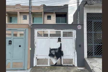 Casa para alugar com 120m², 3 quartos e 2 vagas Casa para alugar com 120m², 3 quartos e 2 vagasFachada