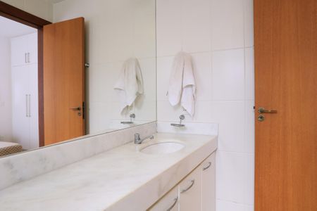 Apartamento à venda com 100m², 3 quartos e 2 vagasBanheiro da Suíte