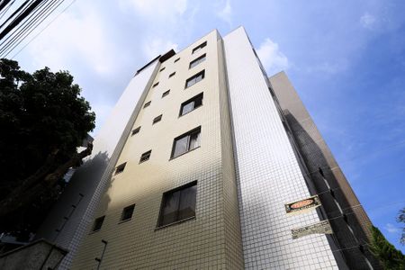 Apartamento à venda com 100m², 3 quartos e 2 vagasFachada