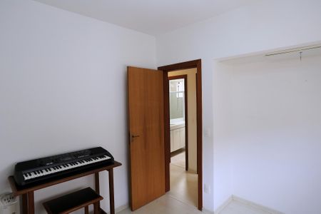 Apartamento à venda com 100m², 3 quartos e 2 vagasQuarto