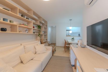 Apartamento à venda com 73m², 2 quartos e 1 vaga Apartamento à venda com 73m², 2 quartos e 1 vagaSala
