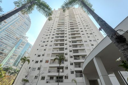 Apartamento à venda com 73m², 2 quartos e 1 vaga Apartamento à venda com 73m², 2 quartos e 1 vagaFachada