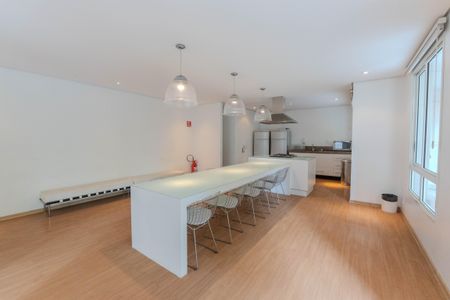 Apartamento à venda com 73m², 2 quartos e 1 vaga Apartamento à venda com 73m², 2 quartos e 1 vagaÁrea comum - Salão de festas