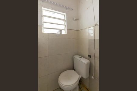 Casa de condomínio à venda com 170m², 3 quartos e 2 vagasBanheiro de serviço